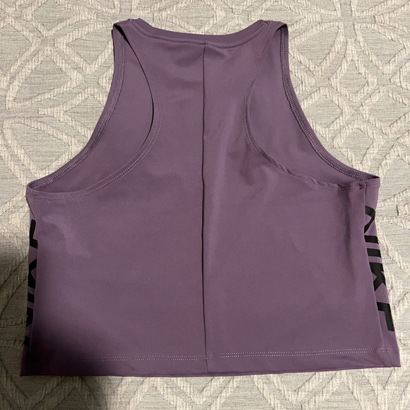 nike cropped athletic top NWT women’s L - Picture 2 of 3